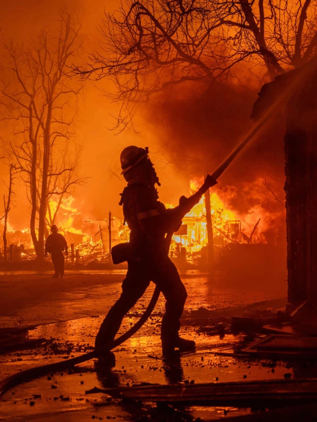 The damage from the Los Angeles wildfires (8)